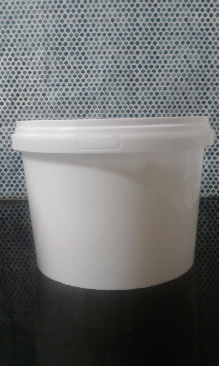 Buckets -white with Lid 5 Lt*