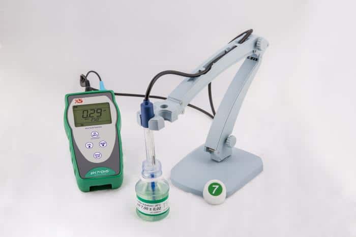 pH 70+ DHS Complete portable pH meter + elec. 201T with ATC - Image 3